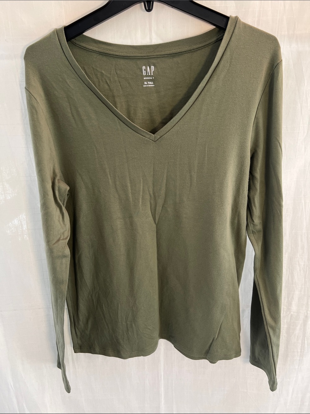 GAP Women's Olive V-Neck Long Sleeve Modern Tee